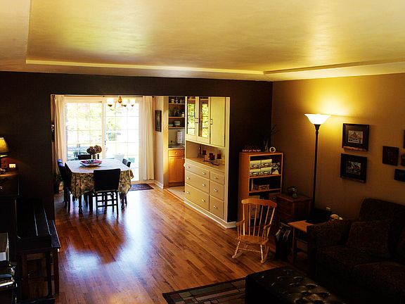 Entry to Dining Room/Deck