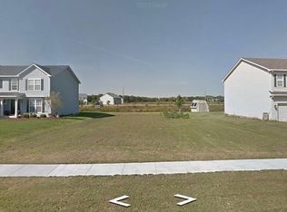 945 Canham St, Plano, IL 60545