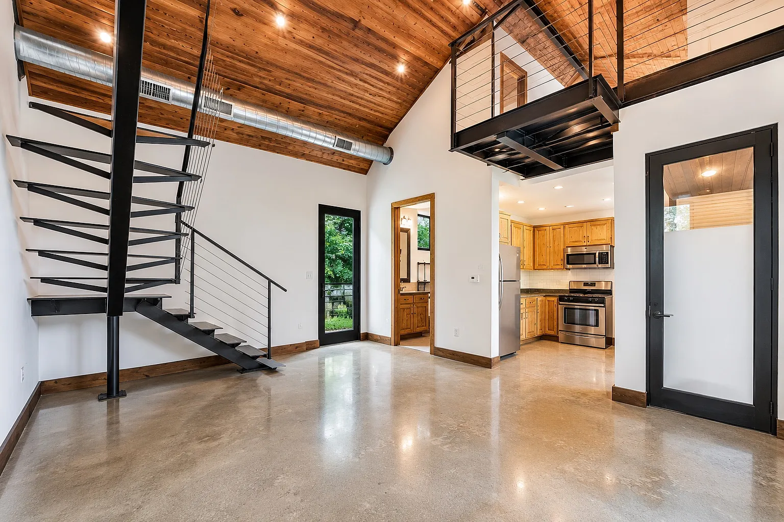 2 bed, 1100 sqft, $2,900 — Photo 2