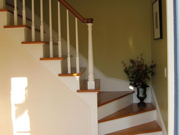 4th image of 2545 Elmwood Dr SE