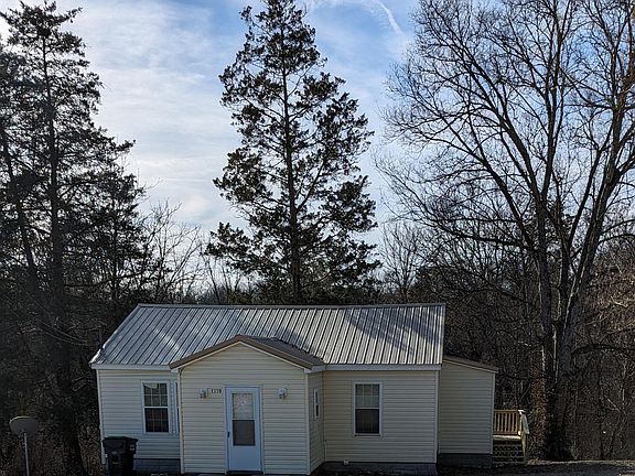 2nd image of 1110 McCall Ln SE