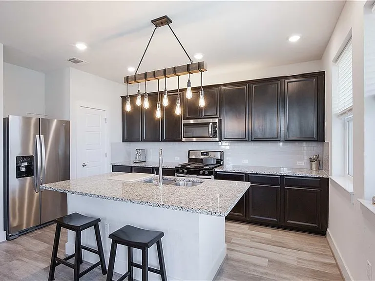 7500 Burnham Pl — Photo 7