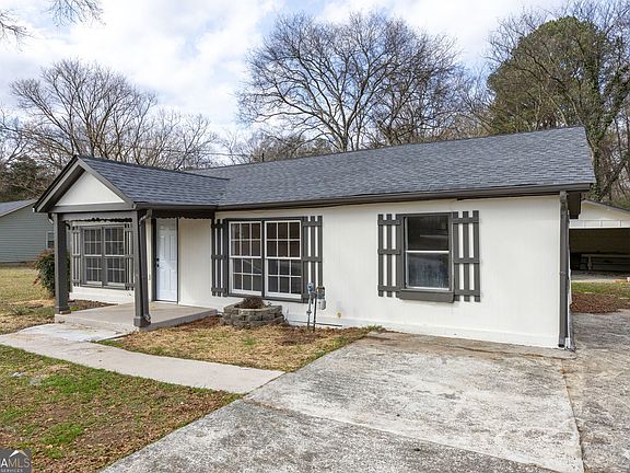 3rd image of 24 E Iron Belt Rd