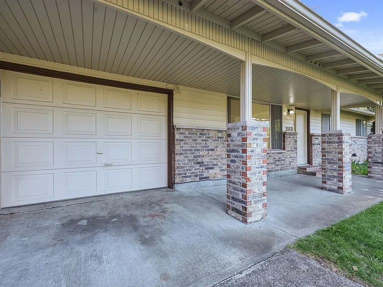 333 Choker St SE #B — Photo 3