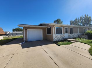 2018 Skyline Dr, Minot, ND 58703