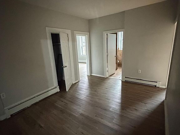 3rd image of 131 N 16th St #6