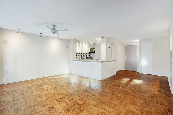 Rented by Level Group | media 12