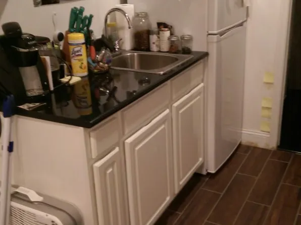 442 W 54th St #Basement, New York, NY 10019