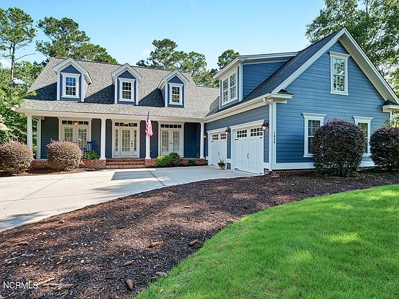 3rd image of 1628 Silverwood Court SE