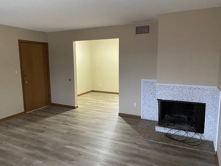 417 27th St NE #304 — Photo 3
