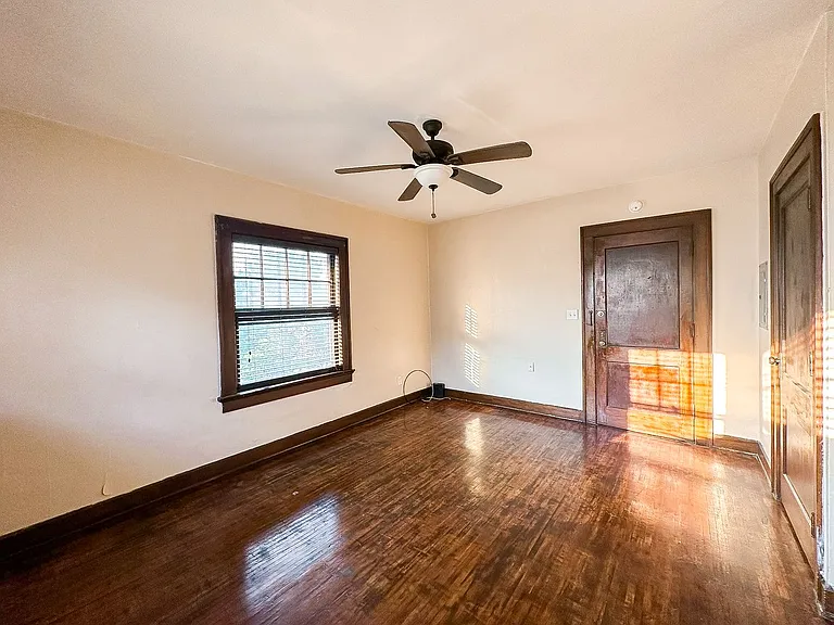 5819 E Washington St #7 — Photo 9