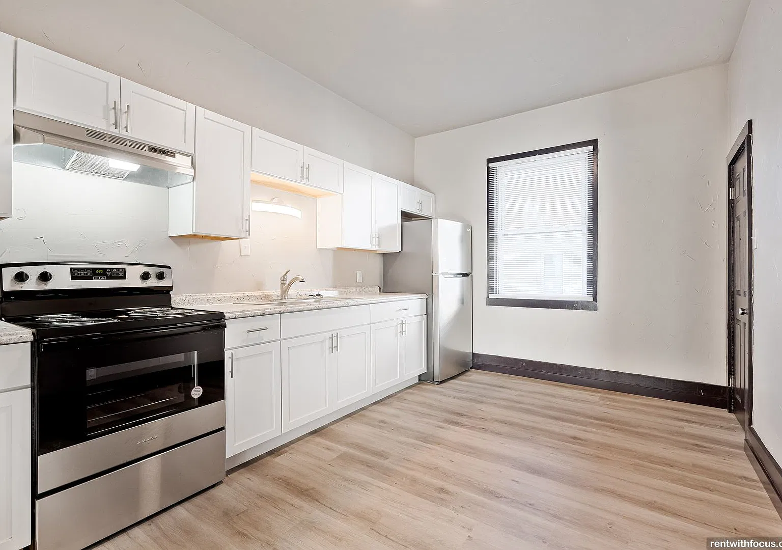 803 N. Broadway — Photo 1