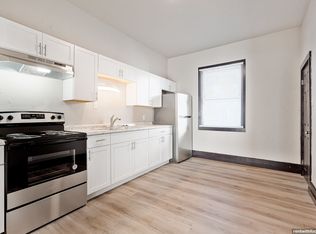 803 N Broadway St #402, Green Bay, WI 54303