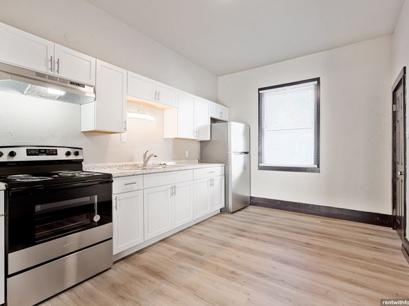 803 N Broadway St #402