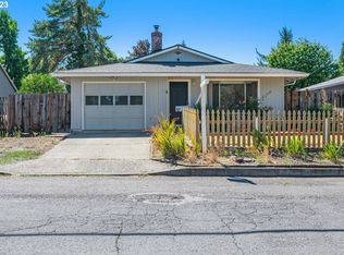 814 Magnolia St, Oregon City, OR