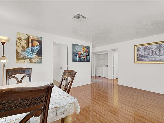 3rd image of 5081 Pioneer Ave APT 202