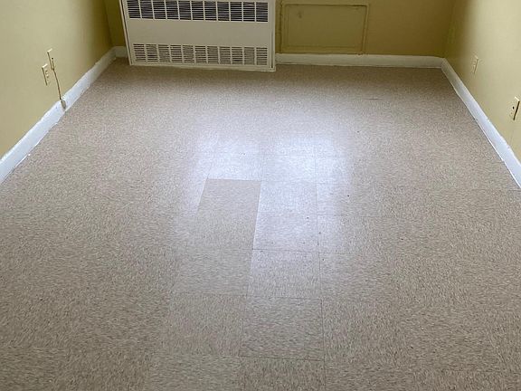 3rd image of 8822 172nd St APT C2
