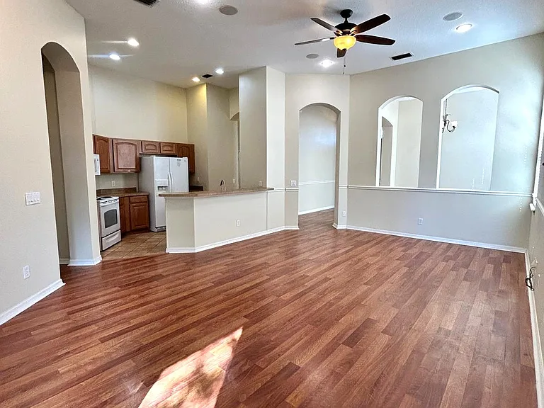 1357 Candy Apple Way — Photo 2