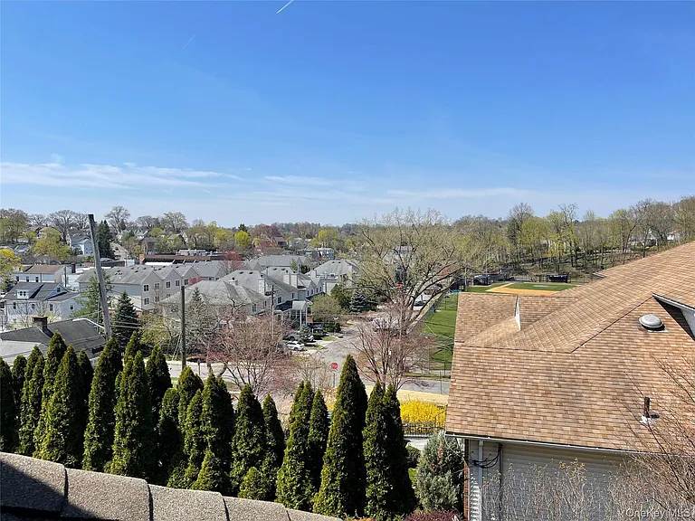175 Woodruff Ave #2 — Photo 12