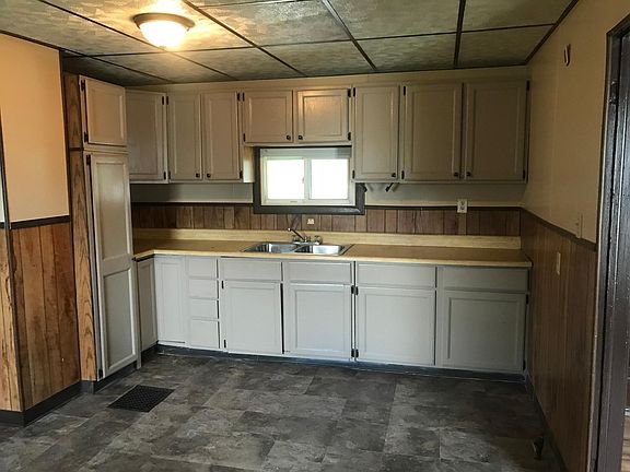 5th image of 1631 Manhattan Ave