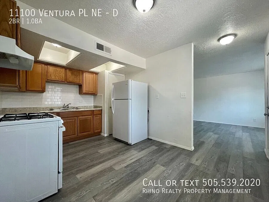 1/2 Off 1st Months Rent! Fantastic 2 Bedroom, 1 Bath In The NE! — Photo 3