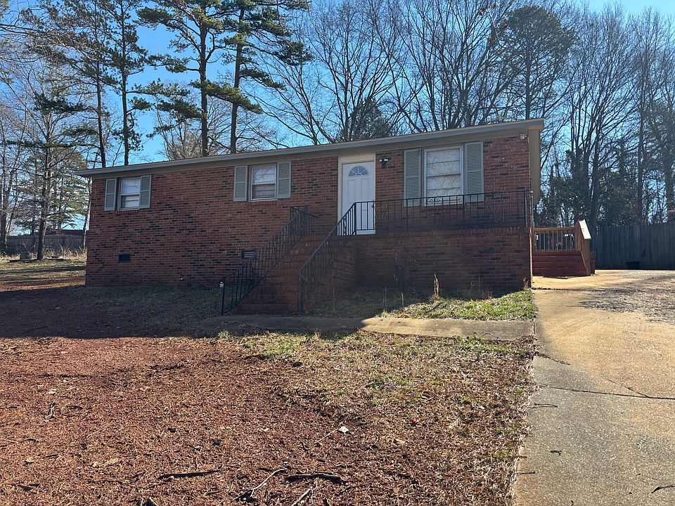 1st image of 525 Rockvale Dr