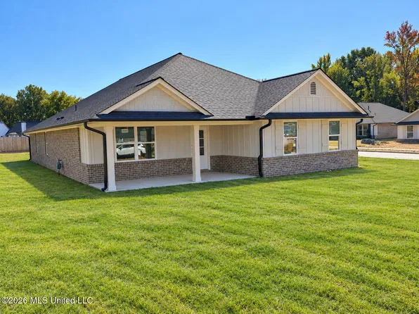 8779 Jackson Ln, Olive Branch, MS 38654