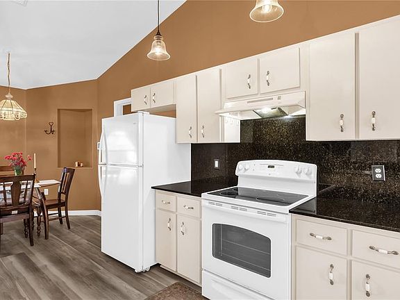 4th image of 8506 SW 136TH LOOP