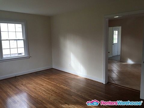 2nd image of 1316 Devers Rd
