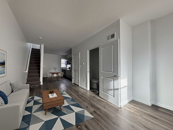2nd image of 5513 Ludlow St