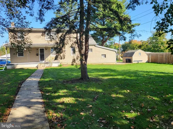 2105 S 2nd St, Steelton, PA 17113