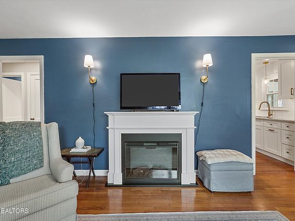 5th image of 1327 Calderwood Ave