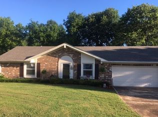 47 New Castle Dr, Florence, AL 35633