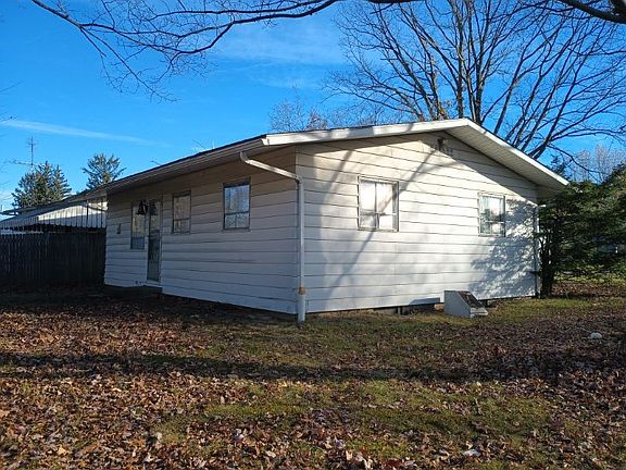3rd image of 236 Greenwood Dr