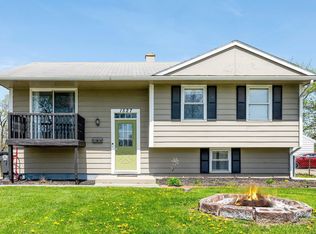 1527 Cinnamon Rd, Fort Wayne, IN 46825