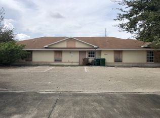 2912 SE Santa Barbara Pl, Cape Coral, FL 33904