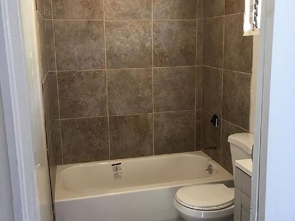 4th image of 232 Oe St #25376846B
