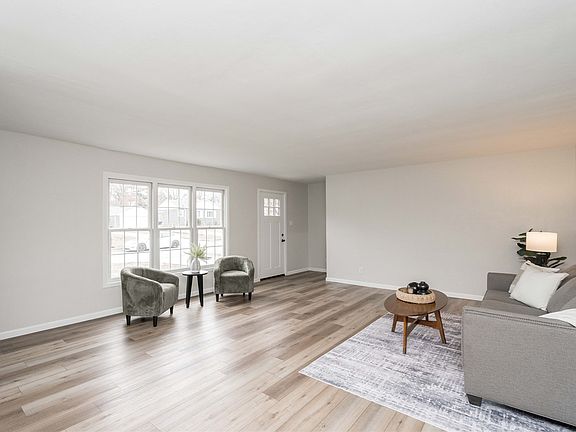 5th image of 3940 38th St