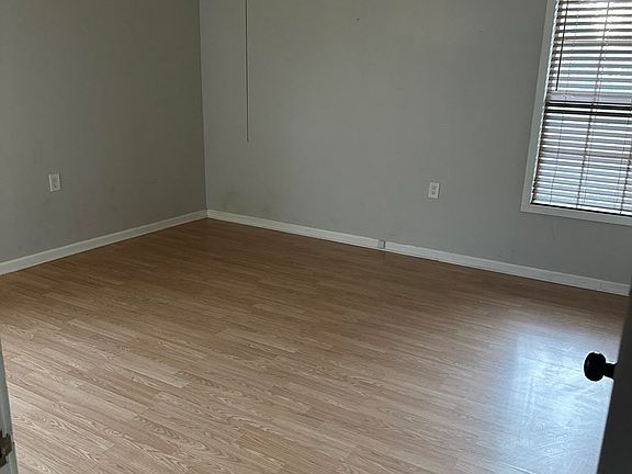 3rd image of 2415 Colorado Ave
