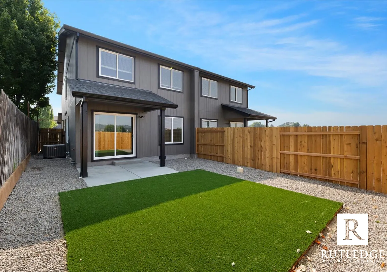 Gorgeous! Brand New 3 Bedroom Townhome in Eagle Point — Photo 1