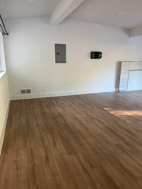 3 bed, 2000 sqft, $3,660 — Photo 4