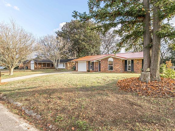 3rd image of 117 Barnesdale Dr