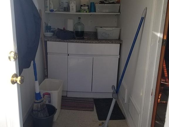 5th image of 10615 W Grand Ave