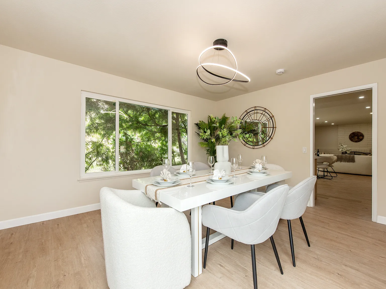 4 bed, 2.5 bath, 2020 sqft, $4,300 — Photo 3