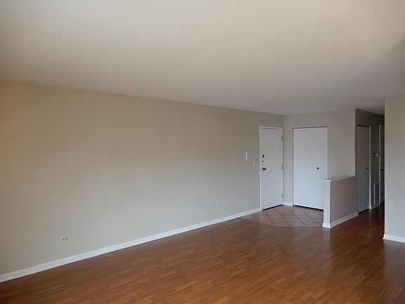 3rd image of 830 Yosemite Trl #7
