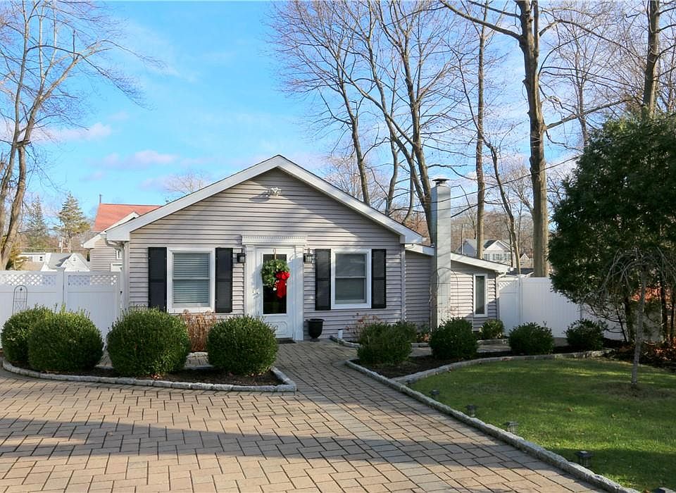 1st image of 52 Forest Lane
