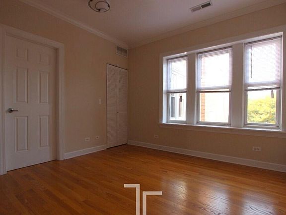 3rd image of 3244 N Clifton Ave #3RDFLOOR