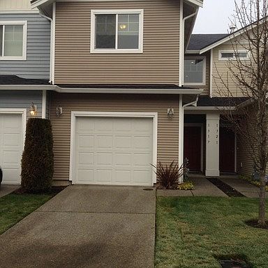 4th image of 1317 51st Pl NE