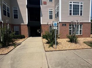 2511 Huntscroft Ln APT 100, Raleigh, NC 27617