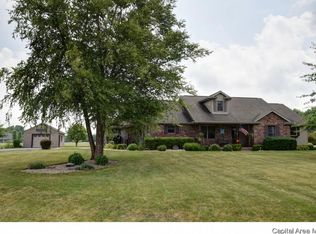30570 Abby Ln, Girard, IL 62640